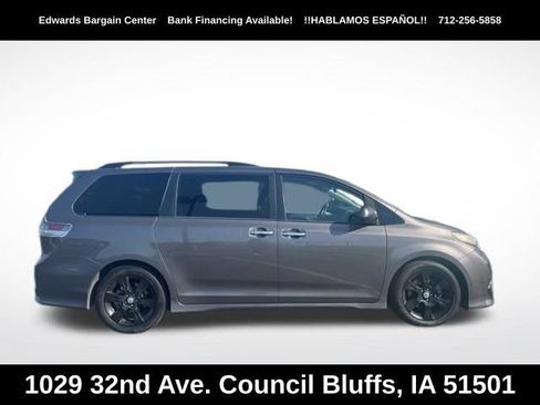 Used 2015 Toyota Sienna SE FWD image 6