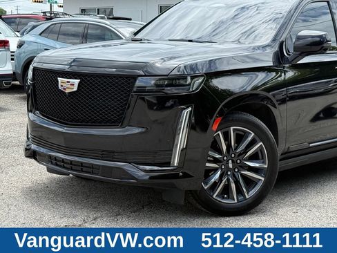 Used 2023 Cadillac Escalade Sport Platinum AWD/4WD image 2