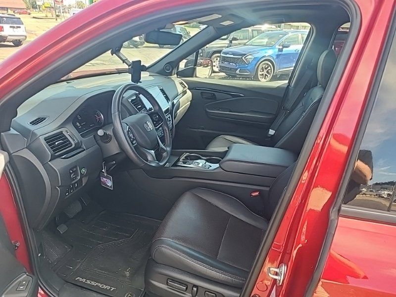 Used 2024 Honda Passport Black Edition image 13