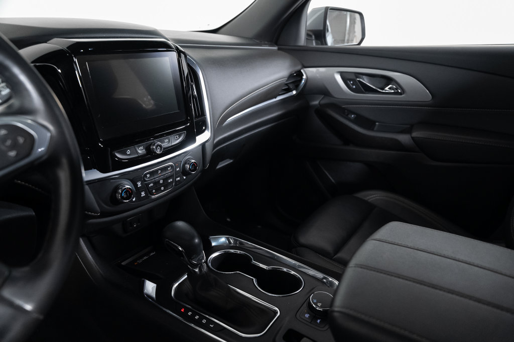 Used 2023 Chevrolet Traverse LT FWD image 30