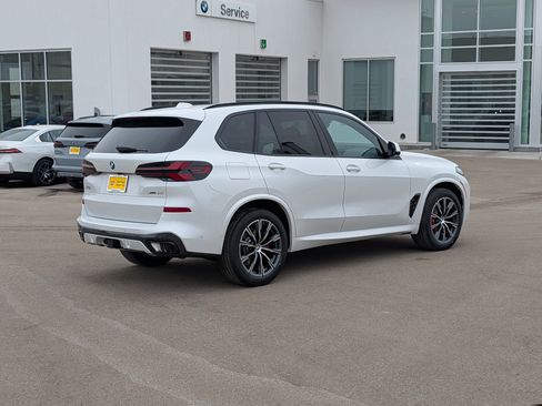 New 2026 BMW X5 xDrive40i w/ M Sport Package image 2