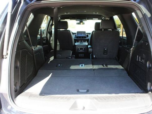 Used 2022 Chevrolet Tahoe LT w/ Luxury Package AWD/4WD image 6