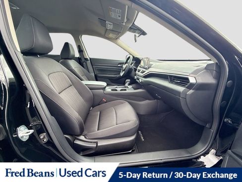 Used 2025 Nissan Altima 2.5 SV FWD image 28