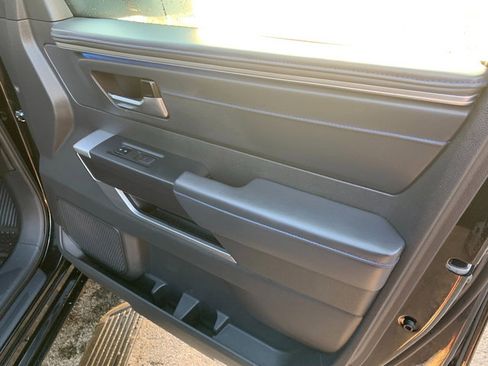 Used 2024 Toyota Tundra Platinum AWD/4WD image 15