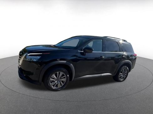 Used 2025 Nissan Pathfinder SV FWD image 8