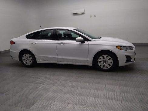 Used 2019 Ford Fusion S image 11