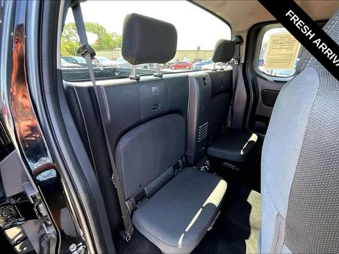 Used 2022 Nissan Frontier SV AWD/4WD image 24