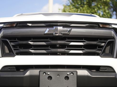 Used 2024 Chevrolet Colorado LT w/ LT Convenience Package III AWD/4WD image 31