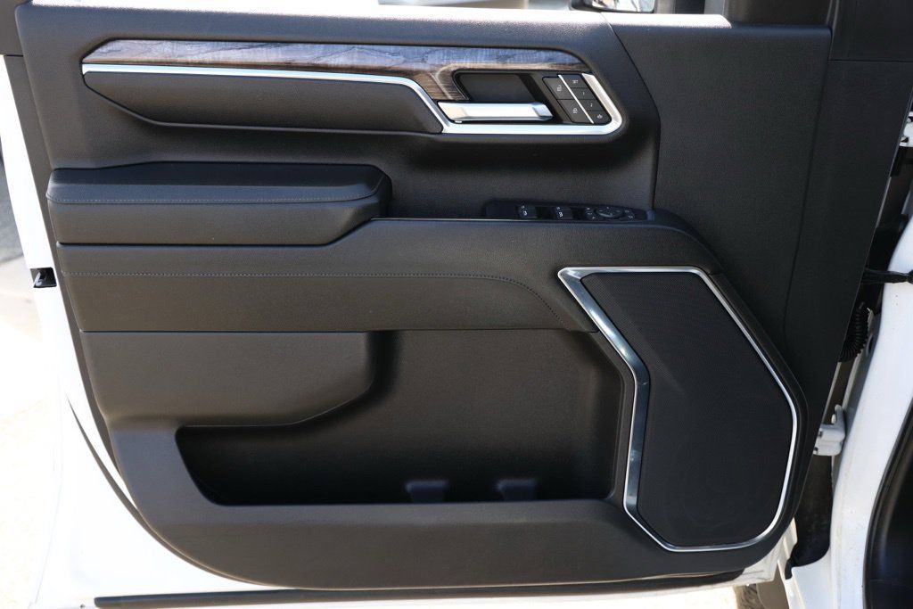 Used 2024 Chevrolet Silverado 2500 LTZ AWD/4WD image 25