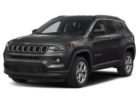 Used 2025 Jeep Compass Latitude w/ Convenience Group AWD/4WD image 1