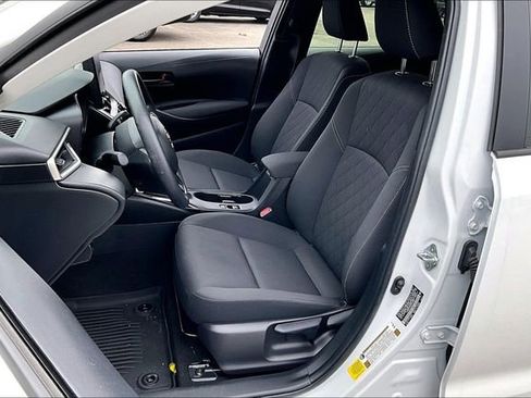 Used 2025 Toyota Corolla LE image 18