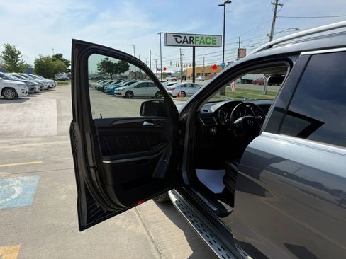 Used 2014 Mercedes-Benz GL 450 4MATIC image 19