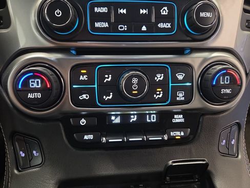Used 2015 Chevrolet Suburban LT AWD/4WD image 17