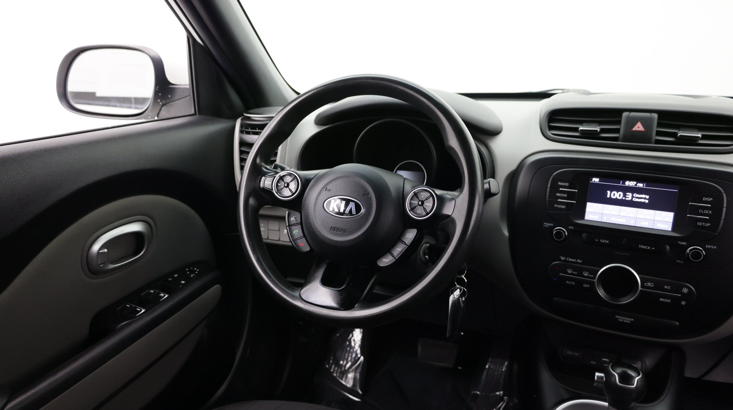 Used 2017 Kia Soul + FWD image 25