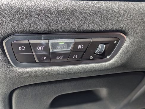 Used 2021 BMW X7 M50i w/ Executive Package image 16