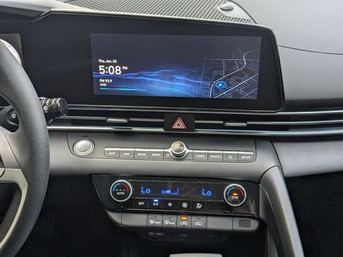 Used 2025 Hyundai Elantra Sport image 16