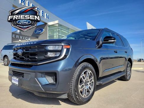 Used 2025 Ford Expedition Active image 1