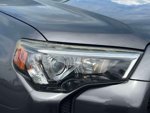Used 2017 Toyota 4Runner SR5 Premium AWD/4WD image 9