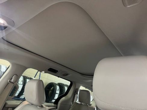 Used 2021 Chrysler Pacifica Limited w/ Uconnect Theater Family Group AWD/4WD image 9
