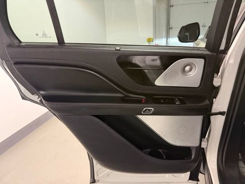 Used 2020 Lincoln Aviator Reserve w/ Equipment Group 201A AWD/4WD image 24