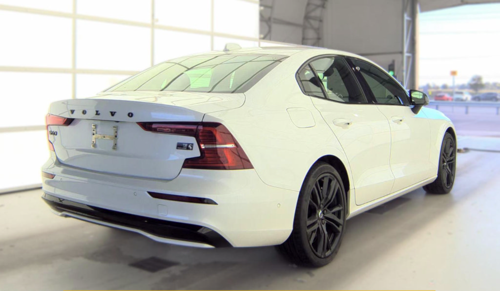 Used 2024 Volvo S60 T8 Ultimate w/ Climate Package AWD/4WD image 5