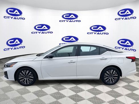 Used 2025 Nissan Altima 2.5 SV image 6