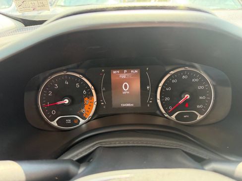 Used 2016 Jeep Renegade Latitude AWD/4WD image 20