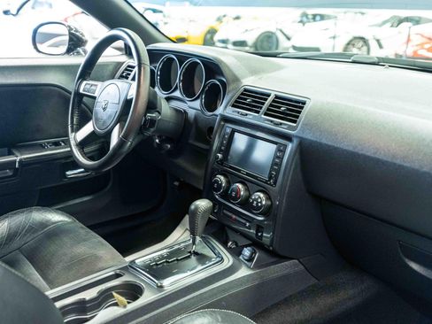 Used 2010 Dodge Challenger SRT8 RWD image 12