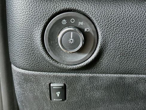 Used 2015 Lincoln Navigator 4WD image 17