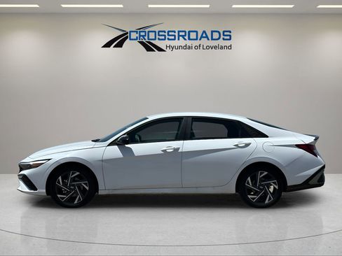 Used 2025 Hyundai Elantra Sport image 5