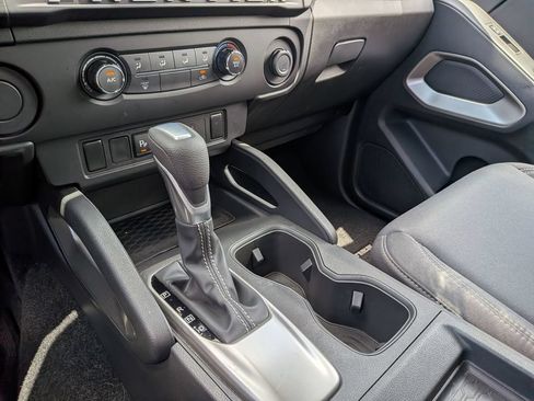 Certified 2025 Nissan Frontier SV RWD image 22