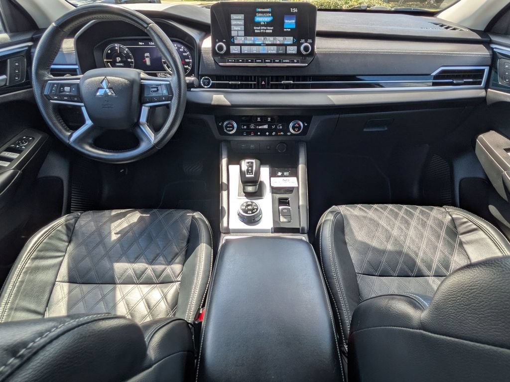 Used 2023 Mitsubishi Outlander SEL AWD/4WD image 17
