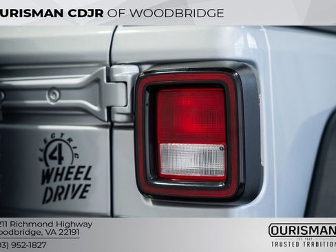 Used 2023 Jeep Wrangler Unlimited image 5