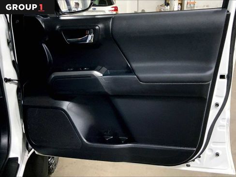 Certified 2020 Toyota Tacoma TRD Off-Road image 23