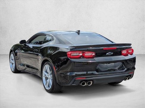Used 2021 Chevrolet Camaro LT w/ Technology Package image 8