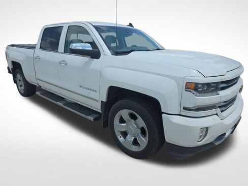 Used 2018 Chevrolet Silverado 1500 LTZ Z71 w/ LTZ Plus Package AWD/4WD image 9