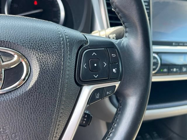 Used 2019 Toyota Highlander XLE AWD/4WD image 21