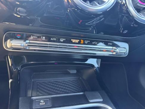 Used 2025 Mercedes-Benz CLA 250 4MATIC image 32