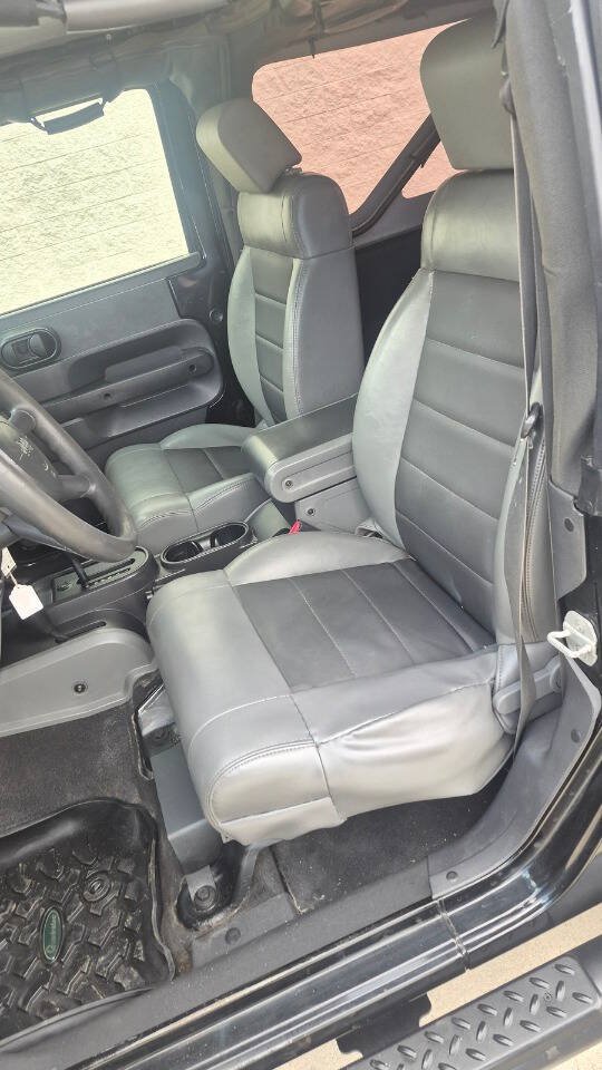 Used 2009 Jeep Wrangler X w/ Black Appearance Group AWD/4WD image 31