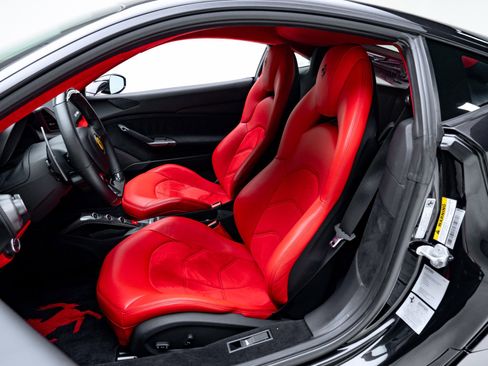 Used 2019 Ferrari 488 GTB RWD image 17