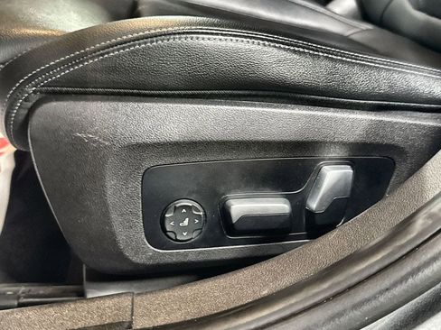 Used 2023 BMW 330i Sedan image 13