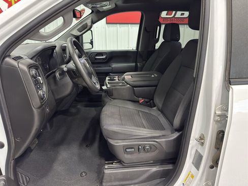 Used 2022 Chevrolet Silverado 2500 Custom w/ Custom Value Package AWD/4WD image 16