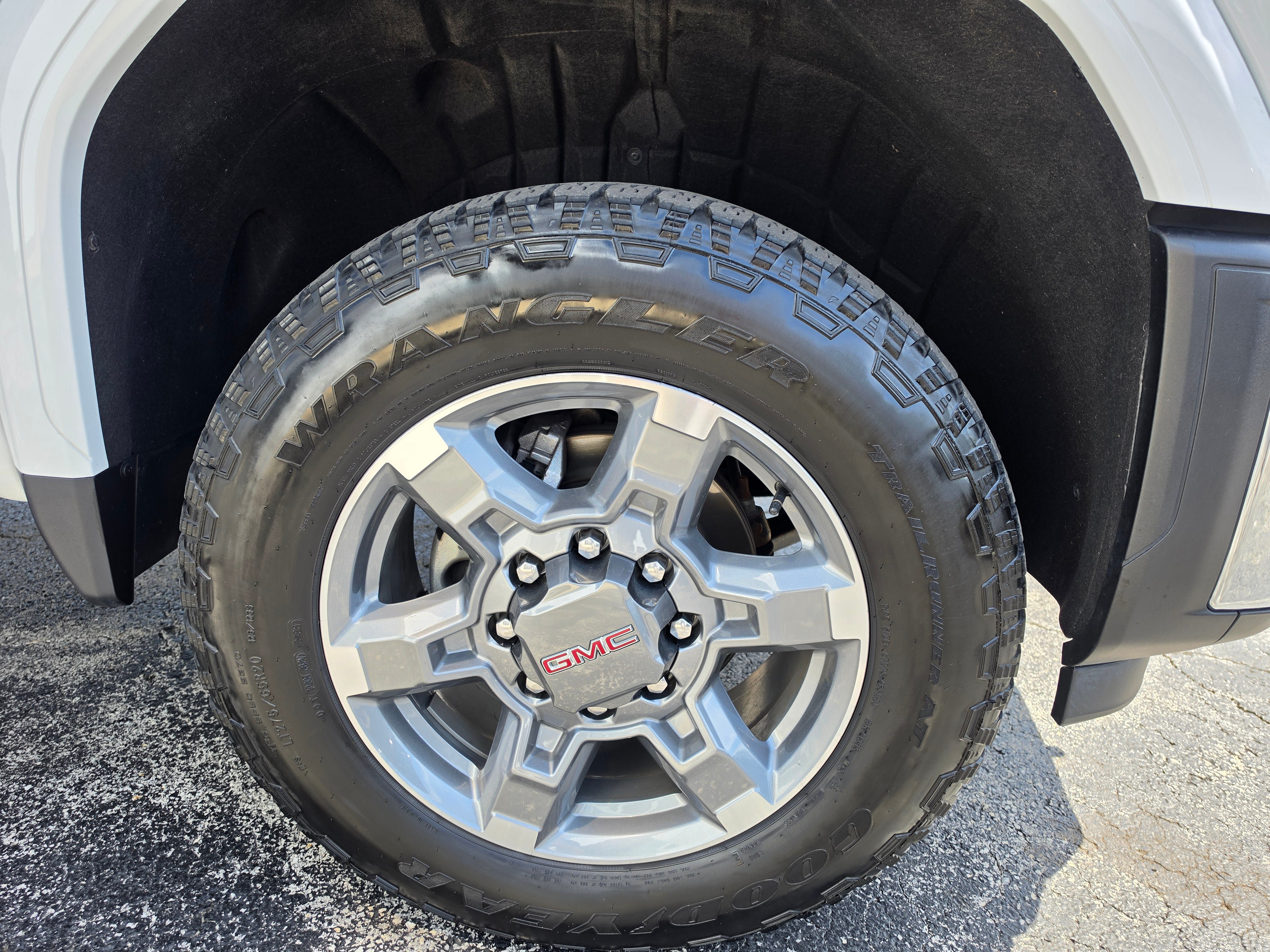 Used 2025 GMC Sierra 2500 SLT w/ SLT Premium Package AWD/4WD image 16