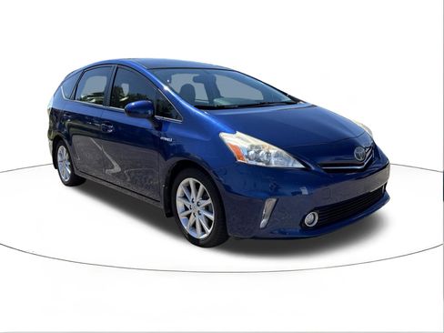 Used 2013 Toyota Prius V Five image 1