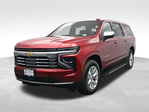Used 2025 Chevrolet Suburban Premier image 1