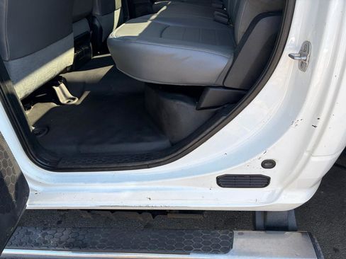 Used 2014 RAM 5500 Tradesman image 34