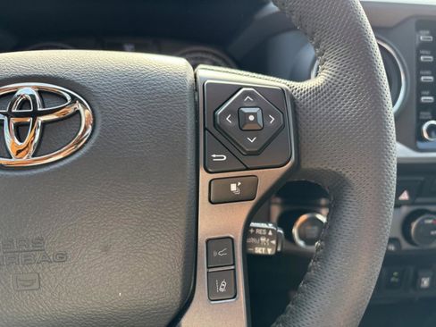Used 2023 Toyota Tacoma TRD Off-Road w/ TRD Premium Off Road Package image 17