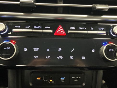Used 2025 Hyundai Tucson SEL AWD/4WD image 18