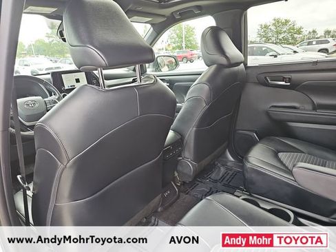 Used 2023 Toyota Highlander XSE AWD/4WD image 28