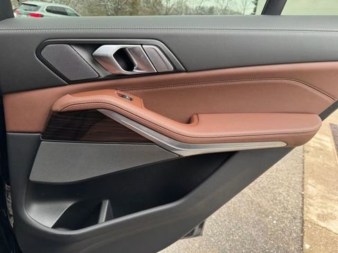 Certified 2024 BMW X5 xDrive50e w/ Premium Package image 28